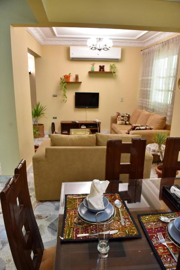 Two-Bedroom Apartment At Mohamed Farid Street Cairo Ngoại thất bức ảnh